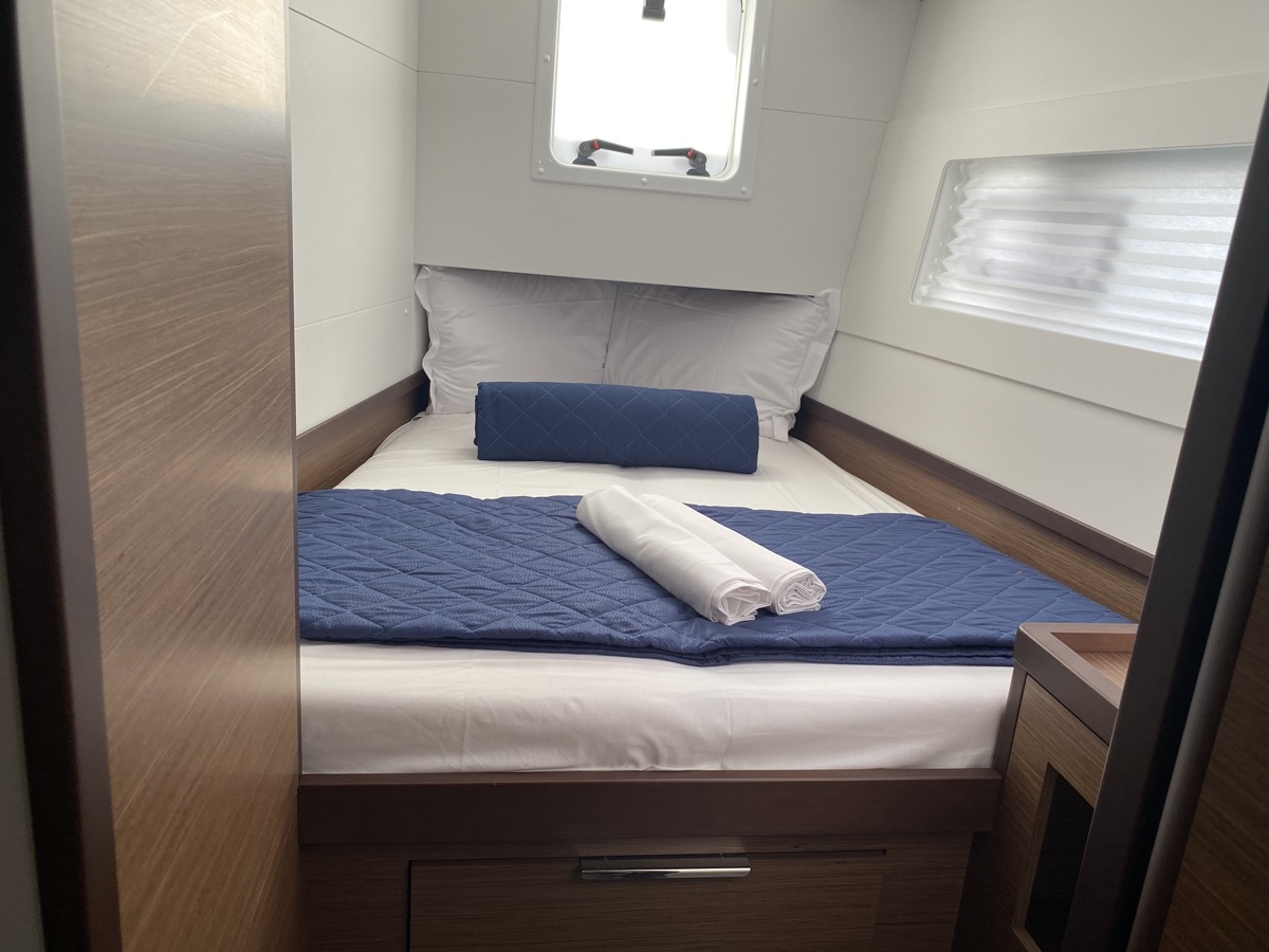 Lagoon 40 — photo 22