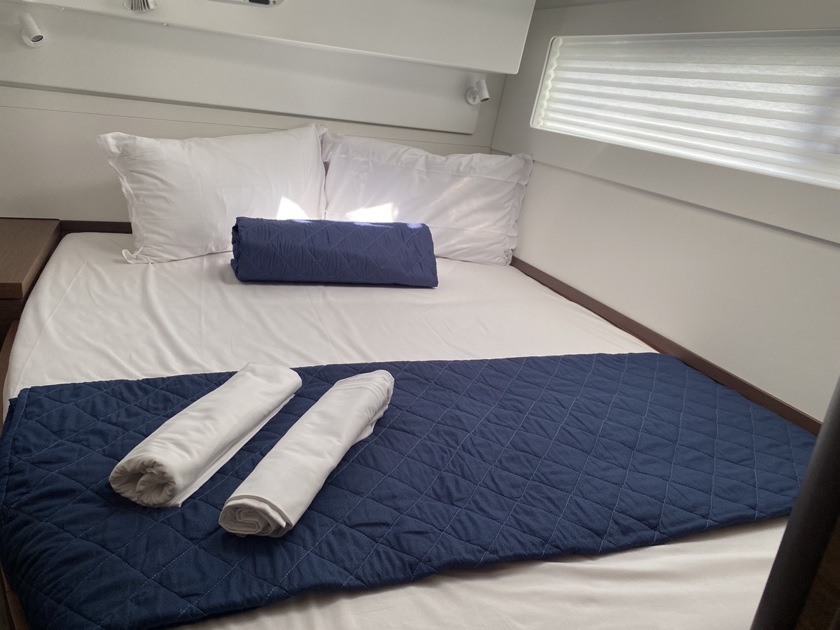 Lagoon 40 — photo 23