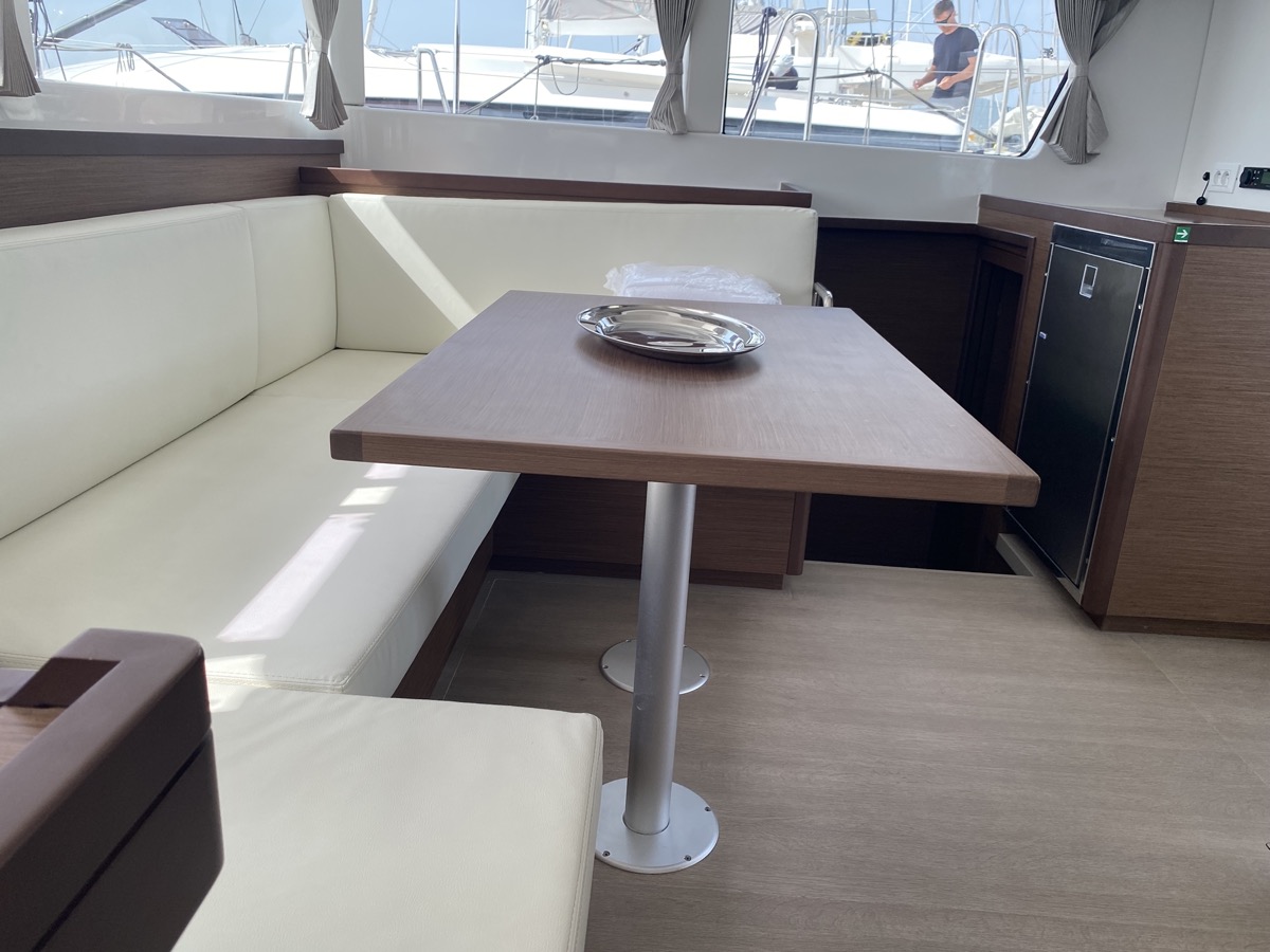 Lagoon 40 — photo 21