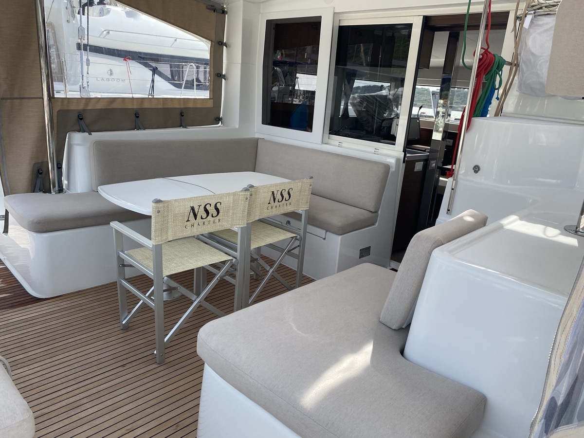 Lagoon 40 — photo 9