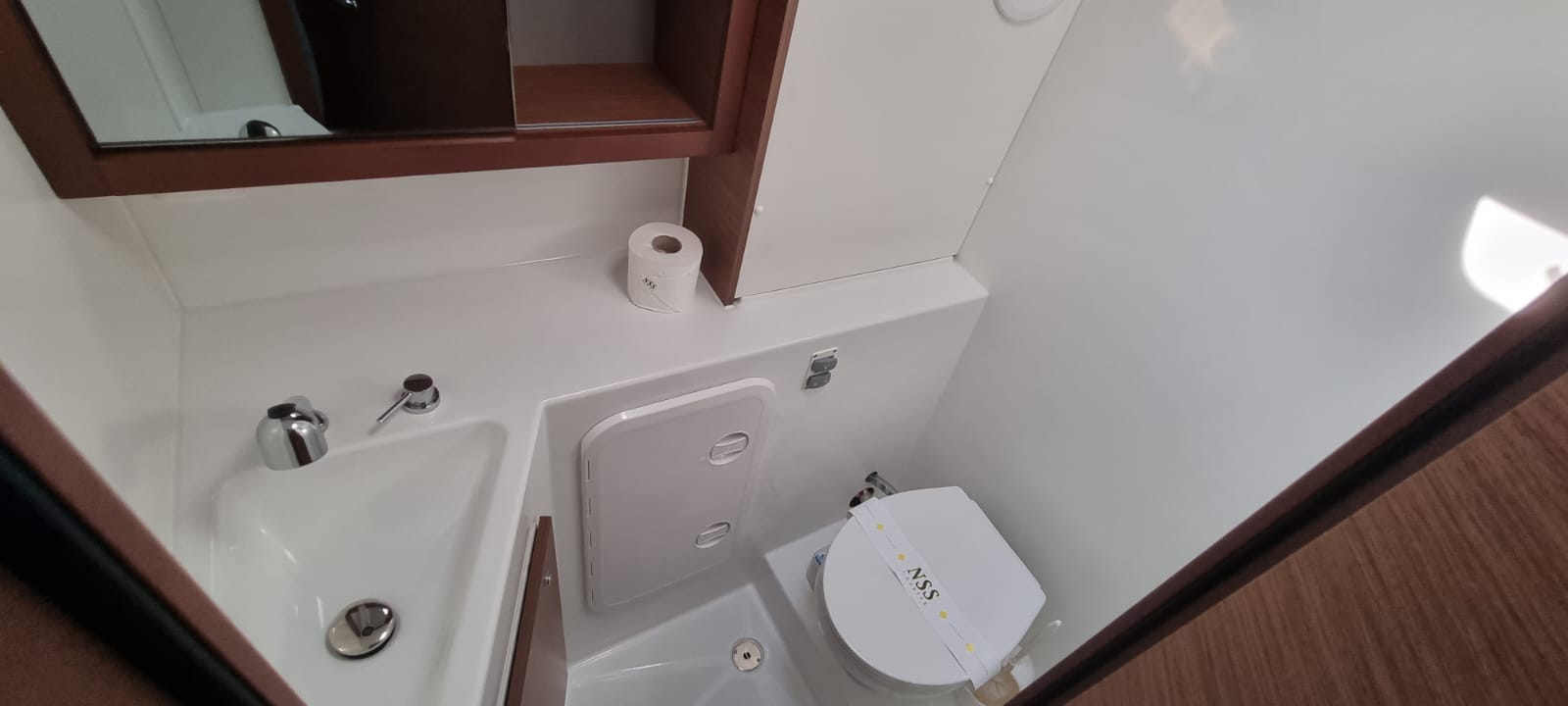 Lagoon 42 — photo 12