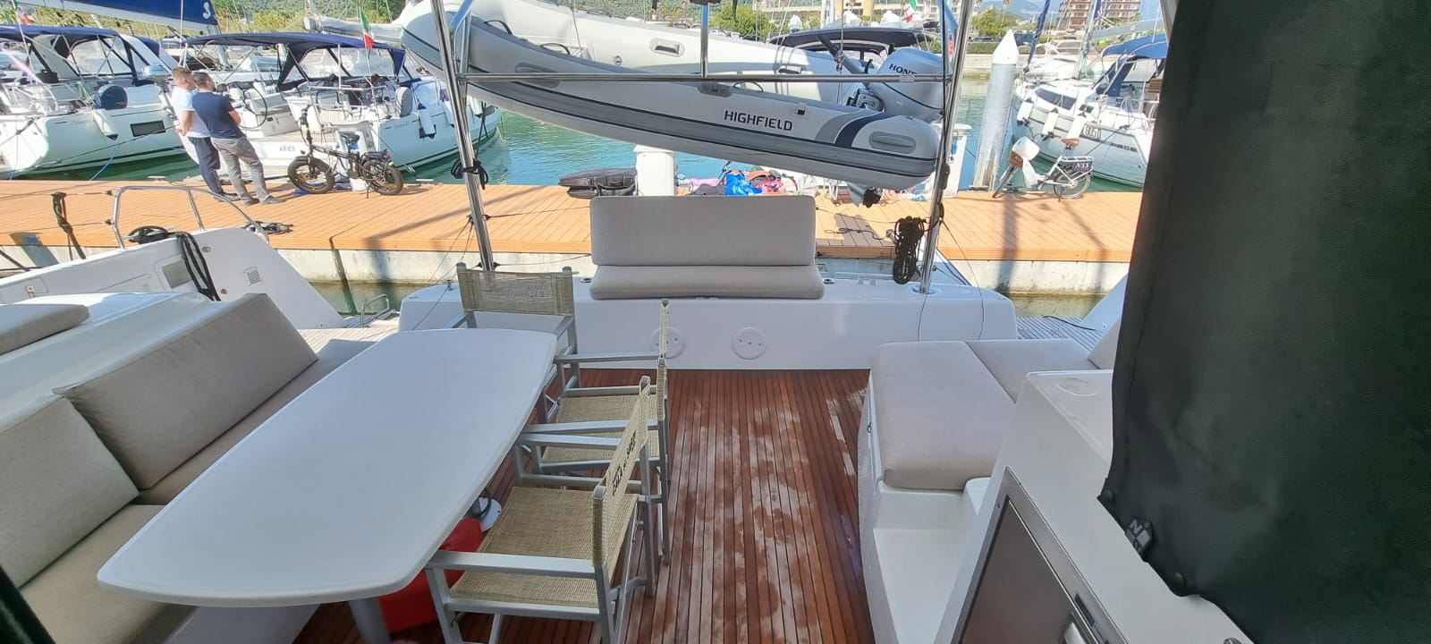 Lagoon 42 — photo 11