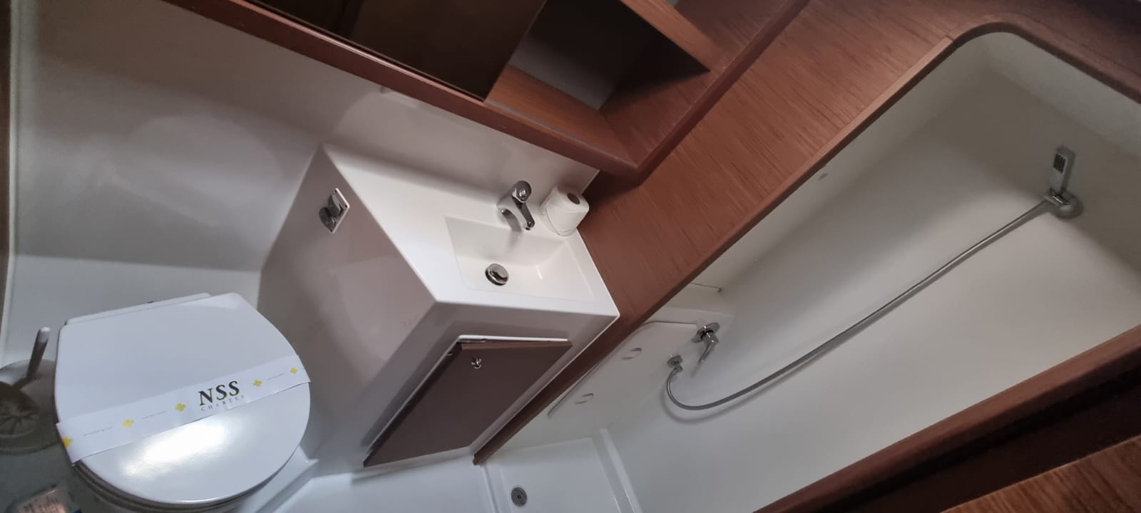 Lagoon 42 — photo 2