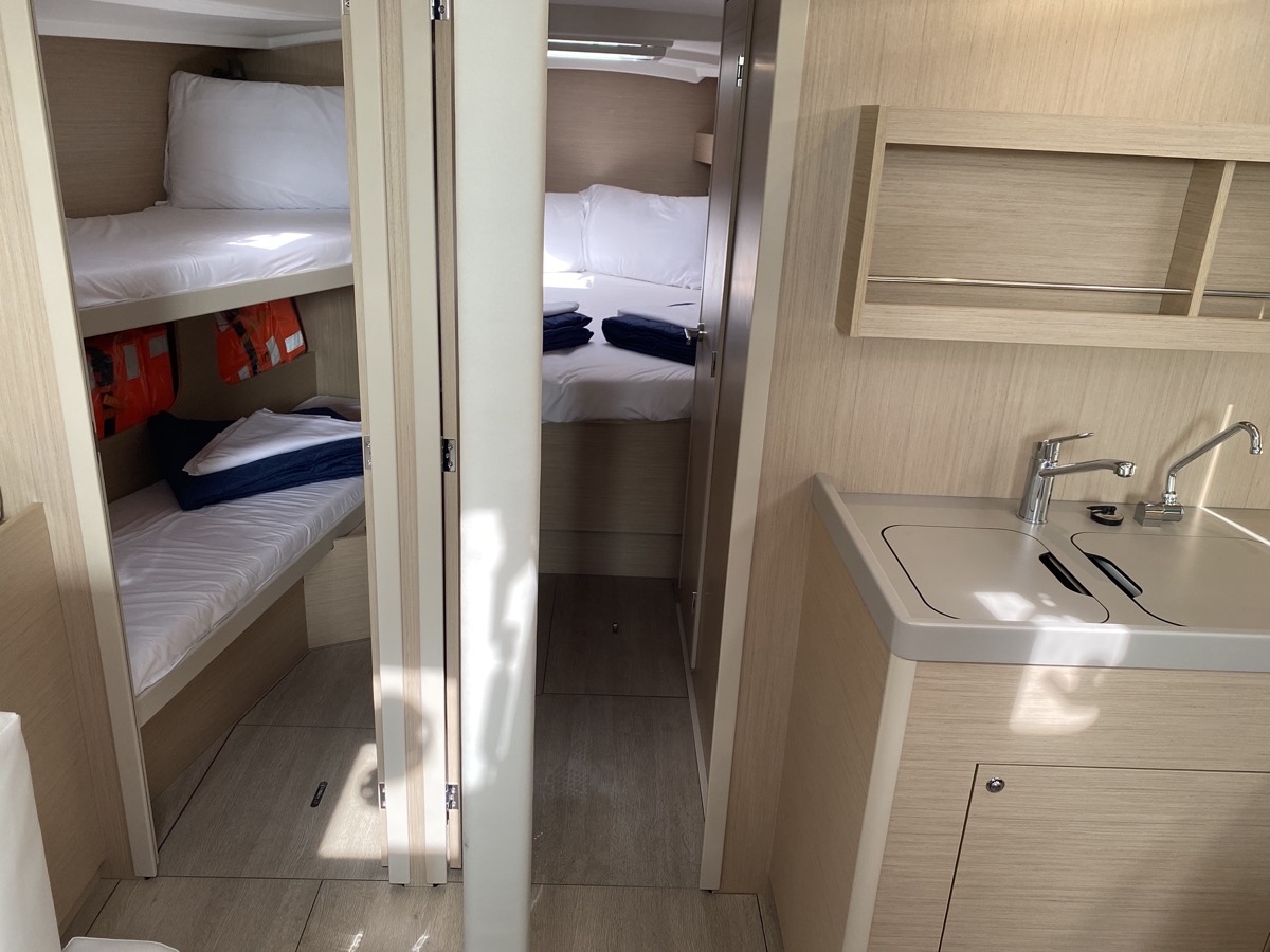 Oceanis 40.1 (4cab) — photo 30