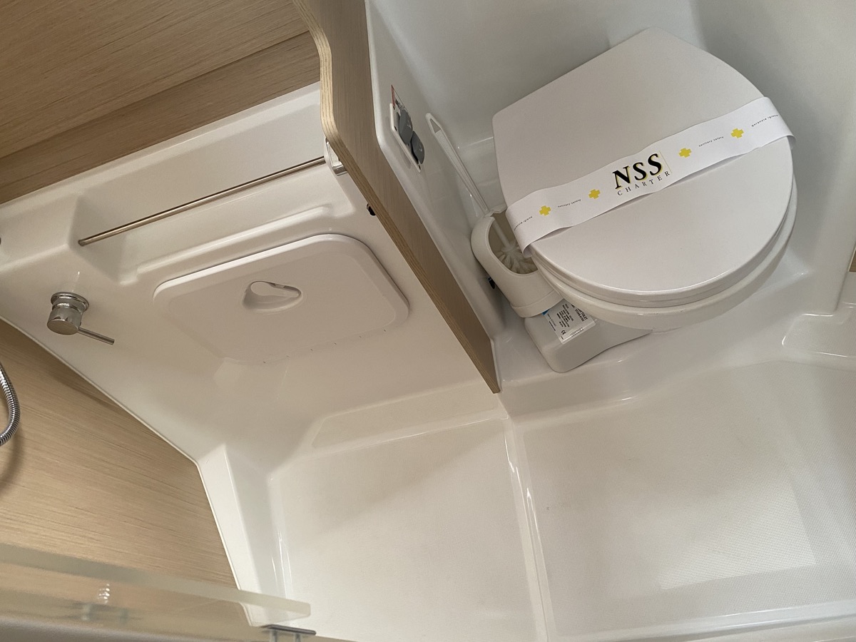 Oceanis 40.1 (4cab) — photo 24