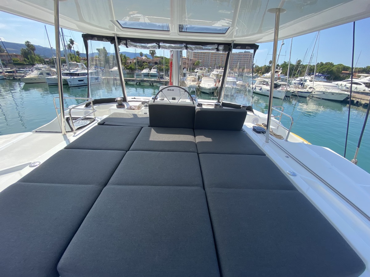Lagoon 50 — photo 6