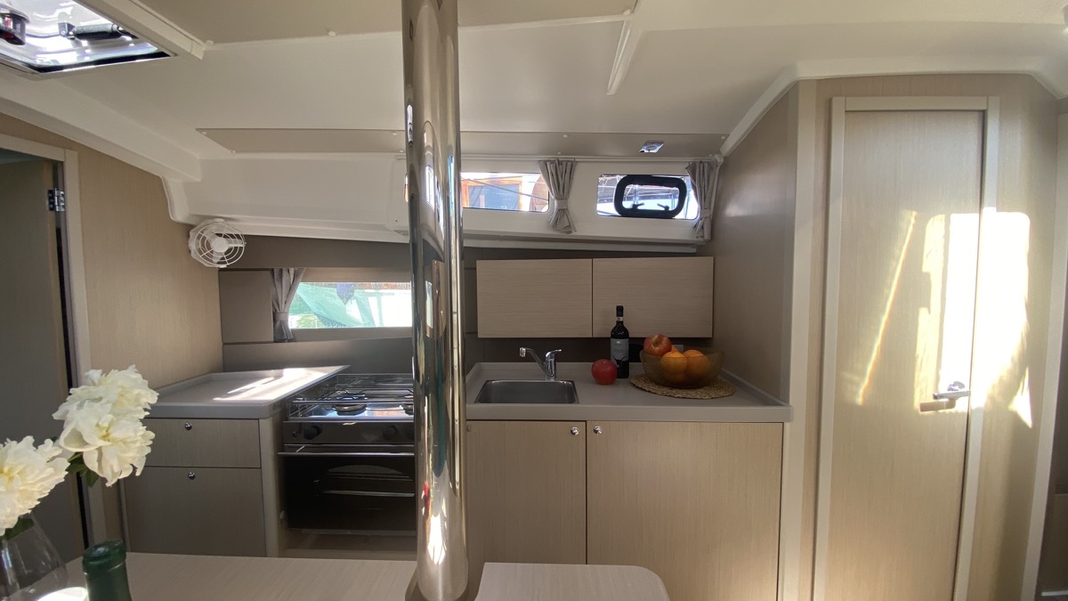 Oceanis 35.1 — photo 5