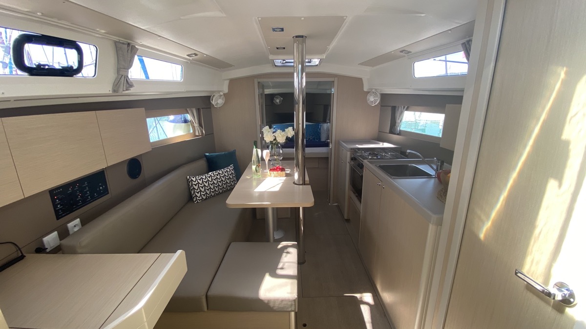 Oceanis 35.1 — photo 10