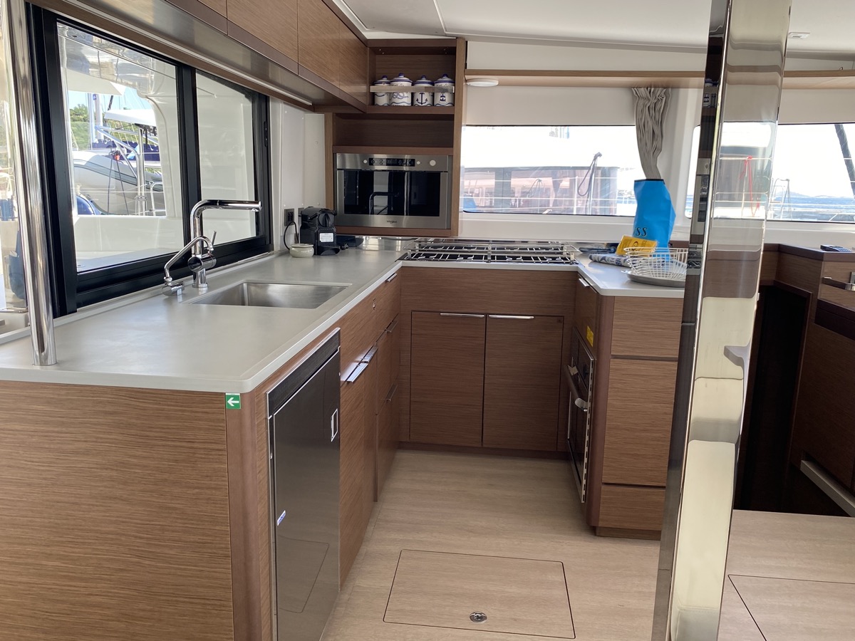 Lagoon 46 — photo 11