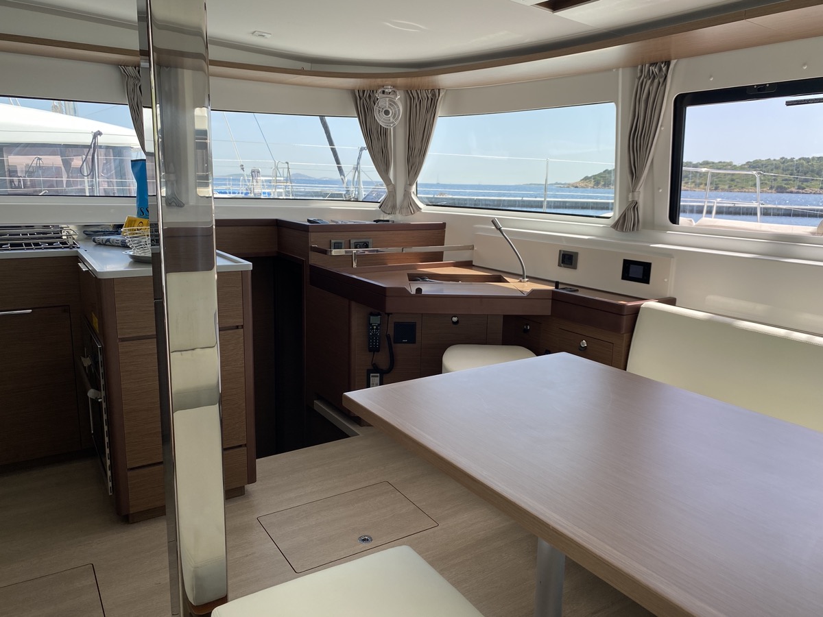 Lagoon 46 — photo 25