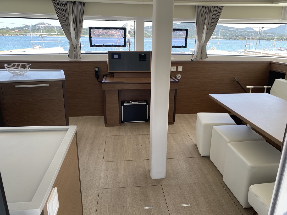 Lagoon 52F (5 cab) — photo 30
