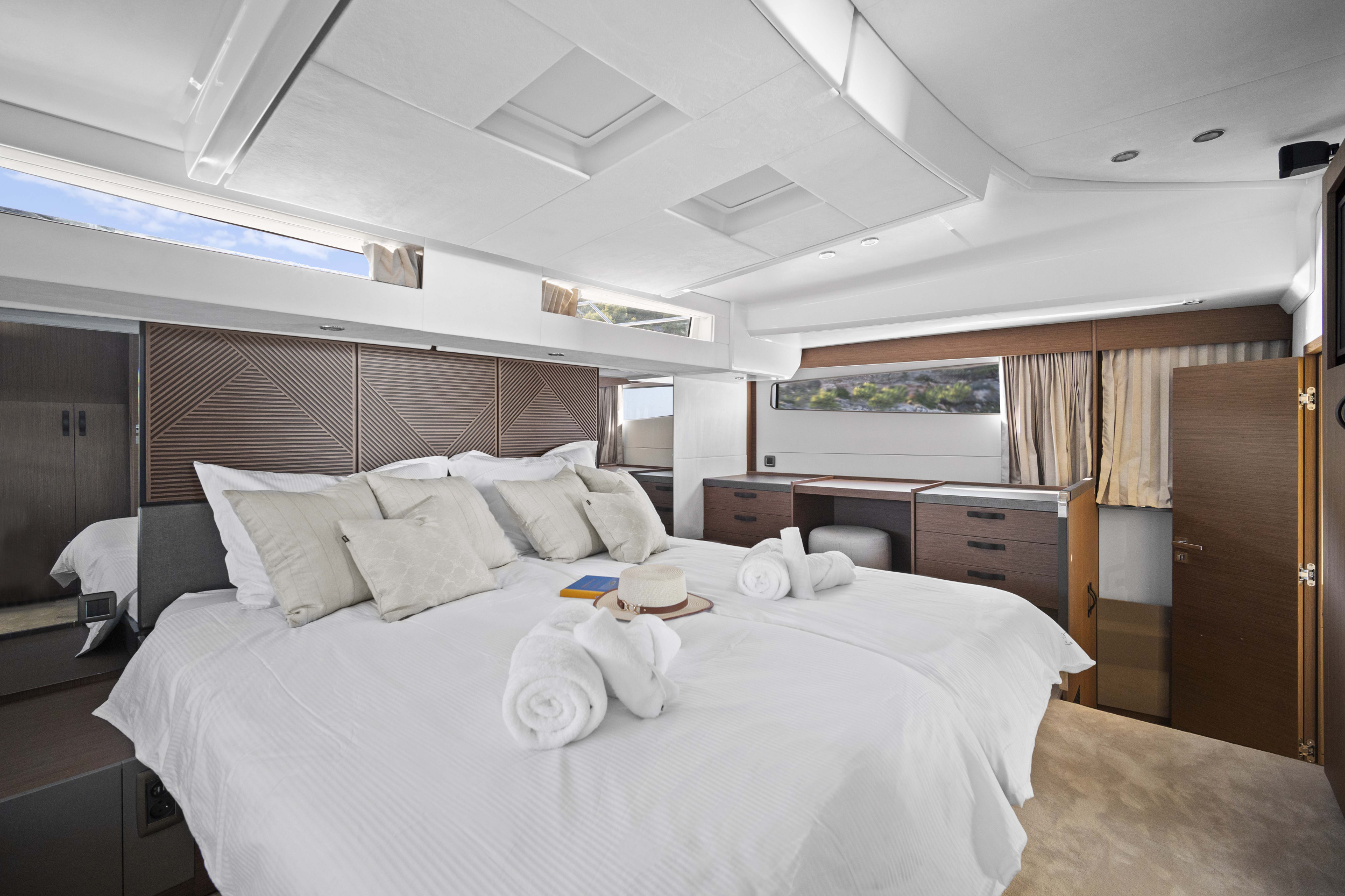 Prestige M48 — photo 24