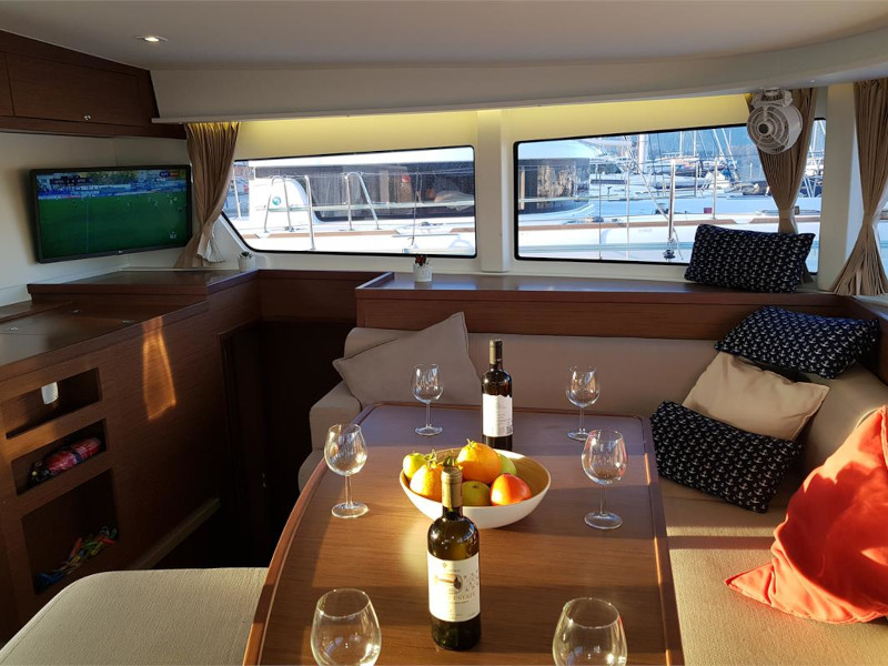 Lagoon 42 — photo 20