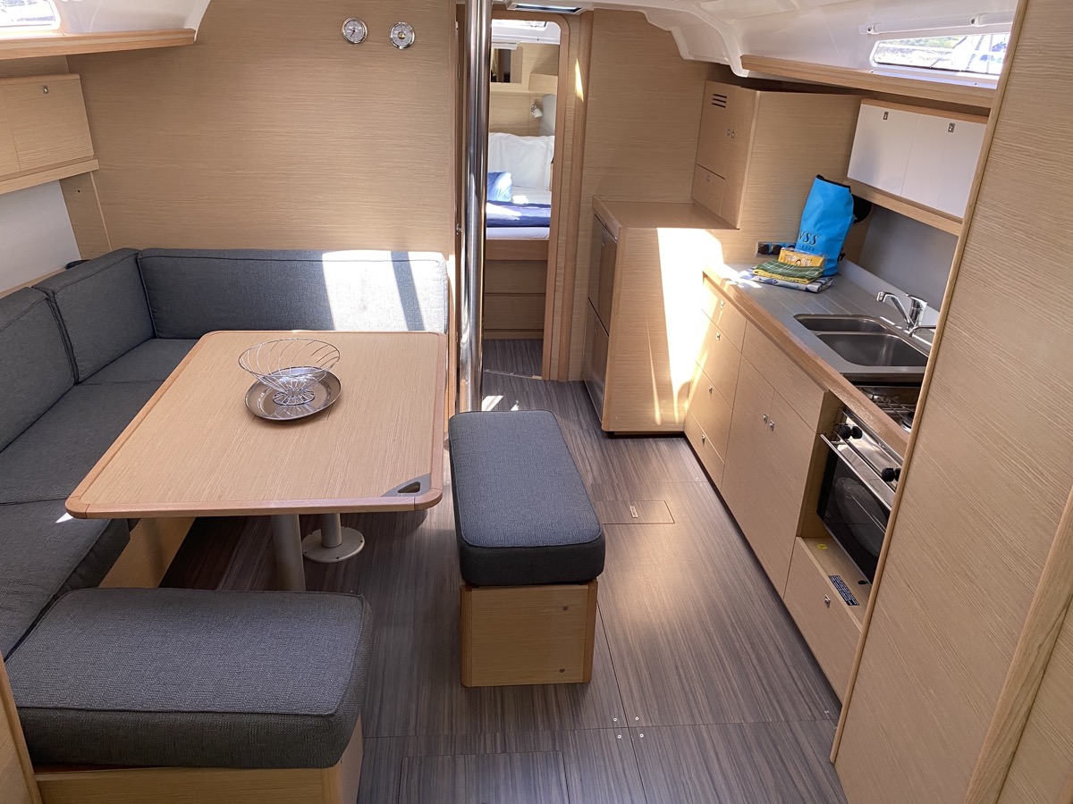 Dufour 430 Grand Large — photo 11