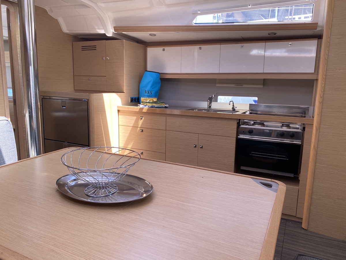 Dufour 430 Grand Large — photo 19