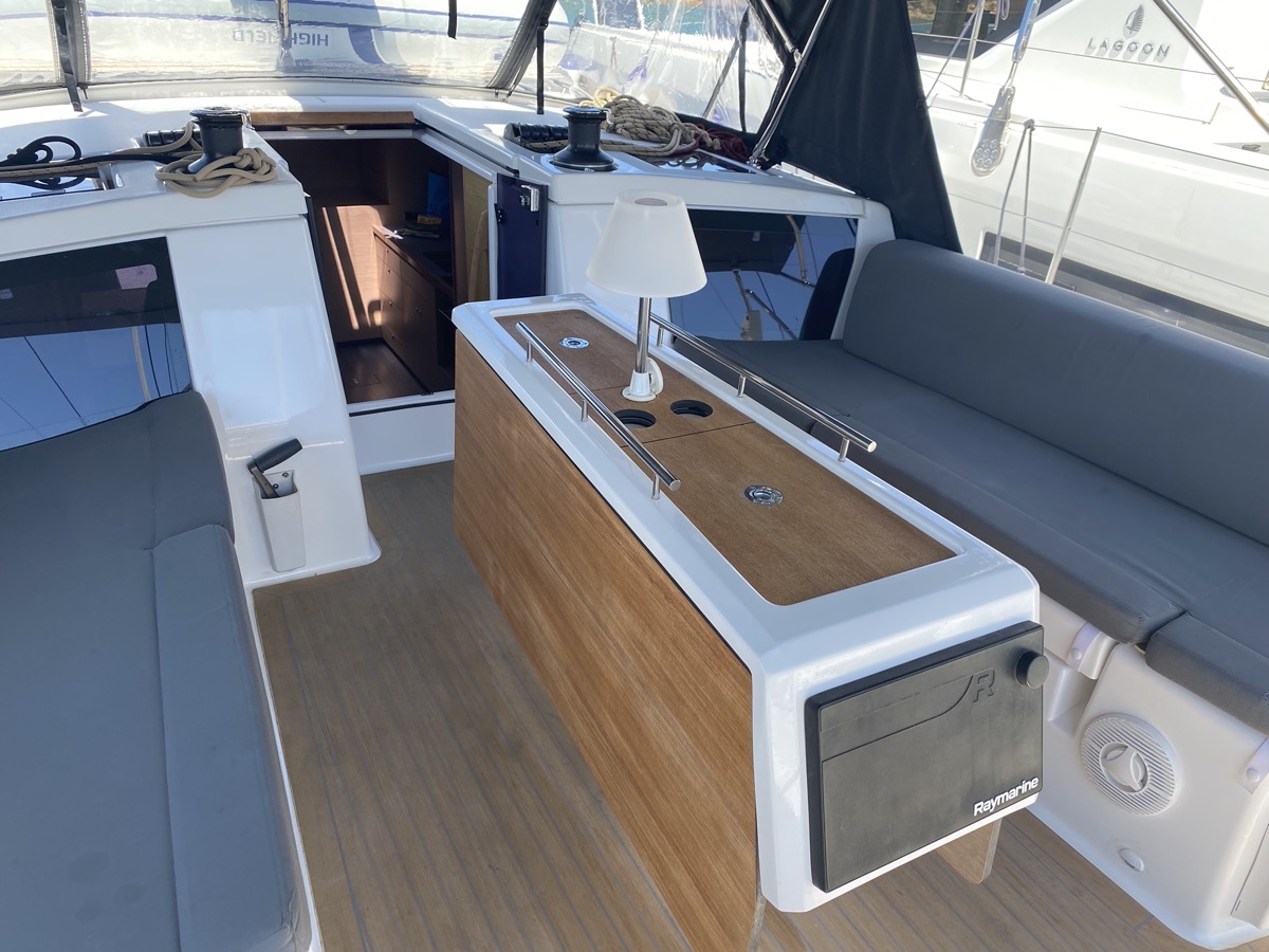 Dufour 430 Grand Large — photo 3