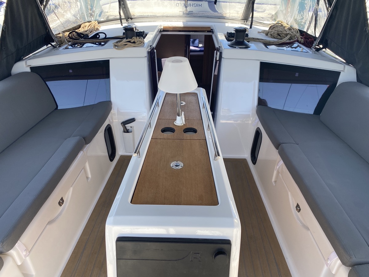 Dufour 430 Grand Large — photo 18