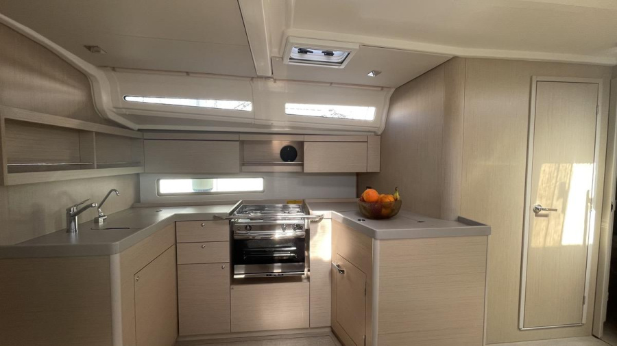 Oceanis 40.1 (4cab) — photo 2