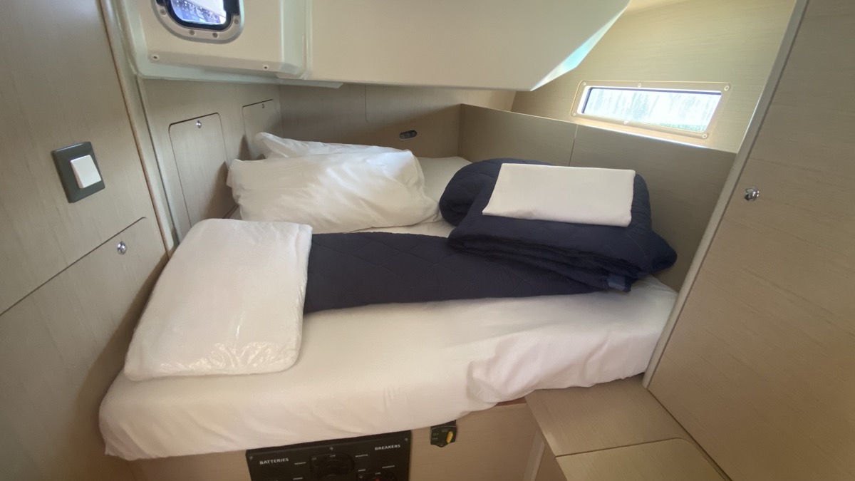 Oceanis 40.1 (4cab) — photo 12