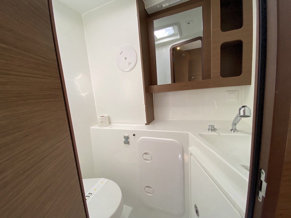 Lagoon 42 — photo 25