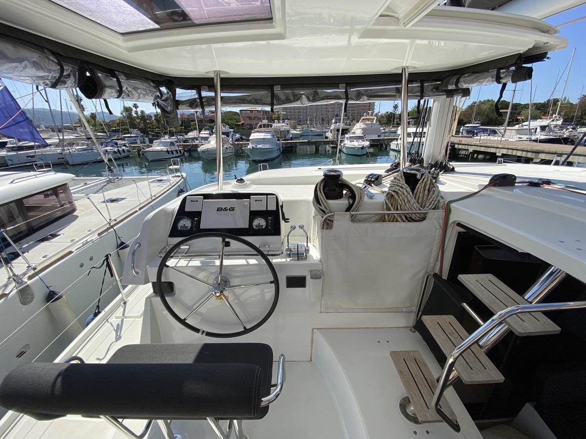 Lagoon 42 — photo 20