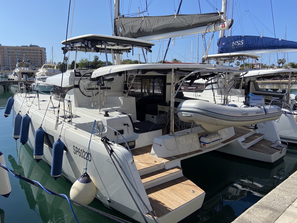 Lagoon 42 — photo 22