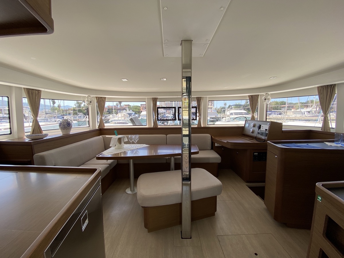 Lagoon 42 — photo 26