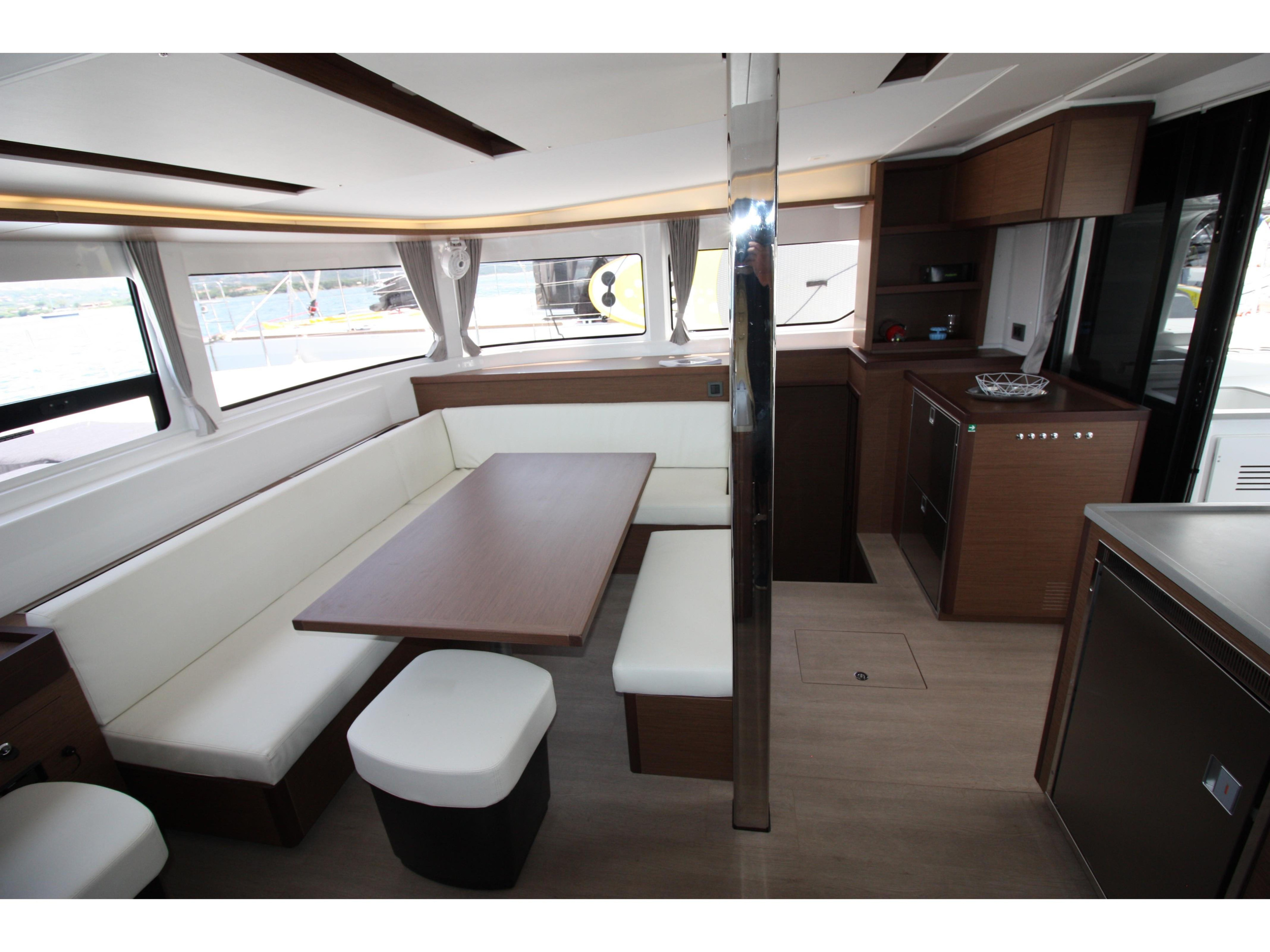 Lagoon 46 — photo 11