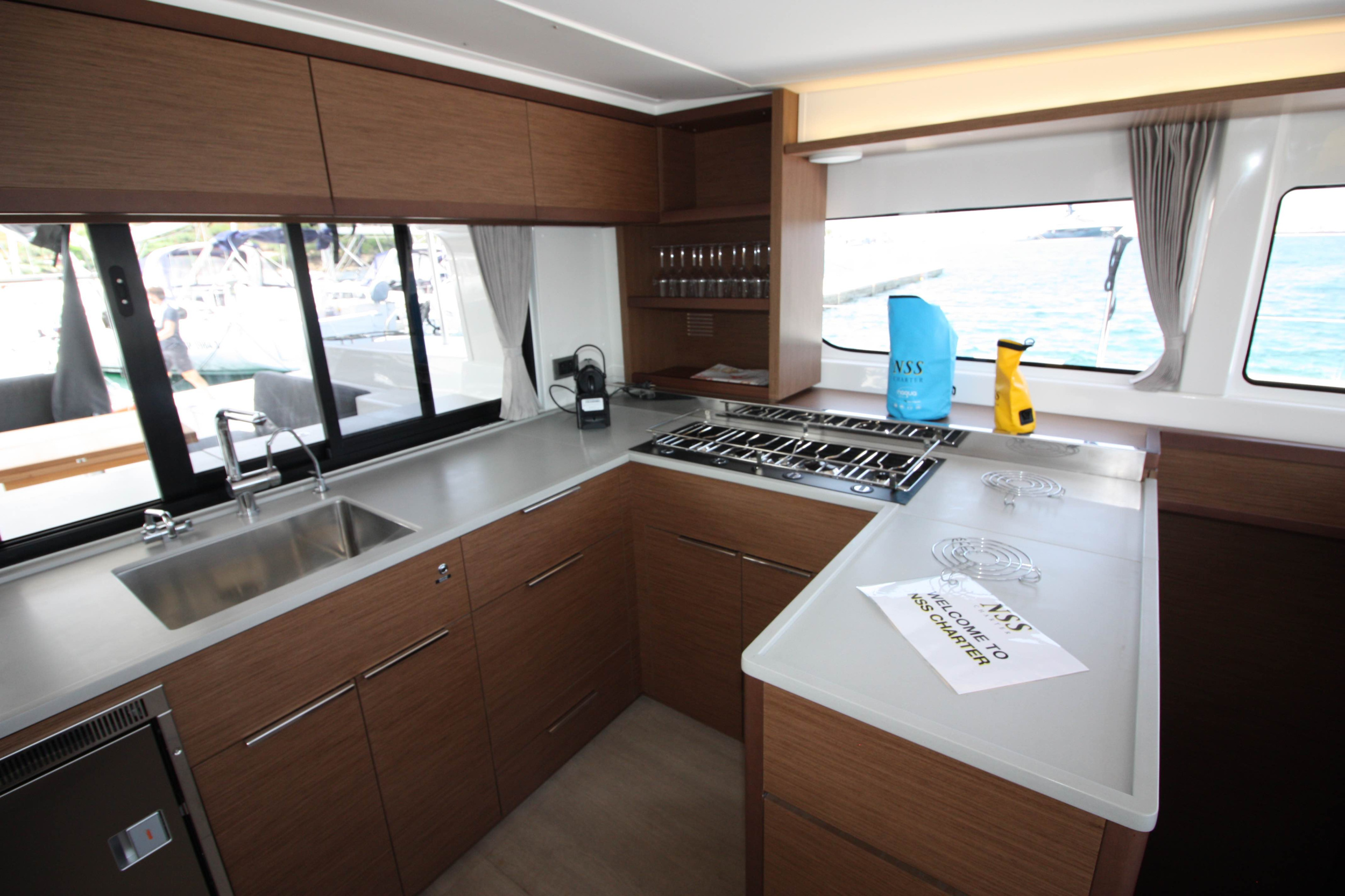 Lagoon 46 — photo 2