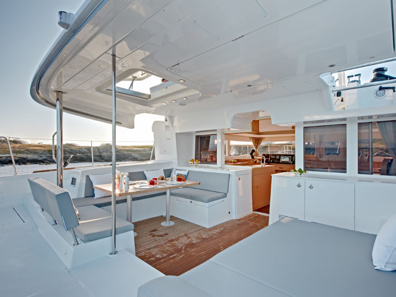 Lagoon 450 Flybridge — photo 9