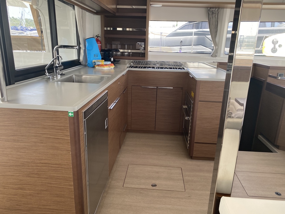 Lagoon 46 — photo 9