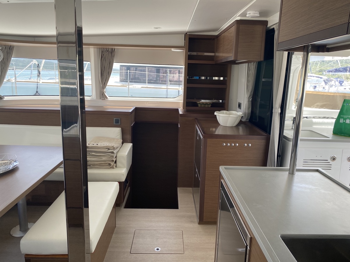Lagoon 46 — photo 26