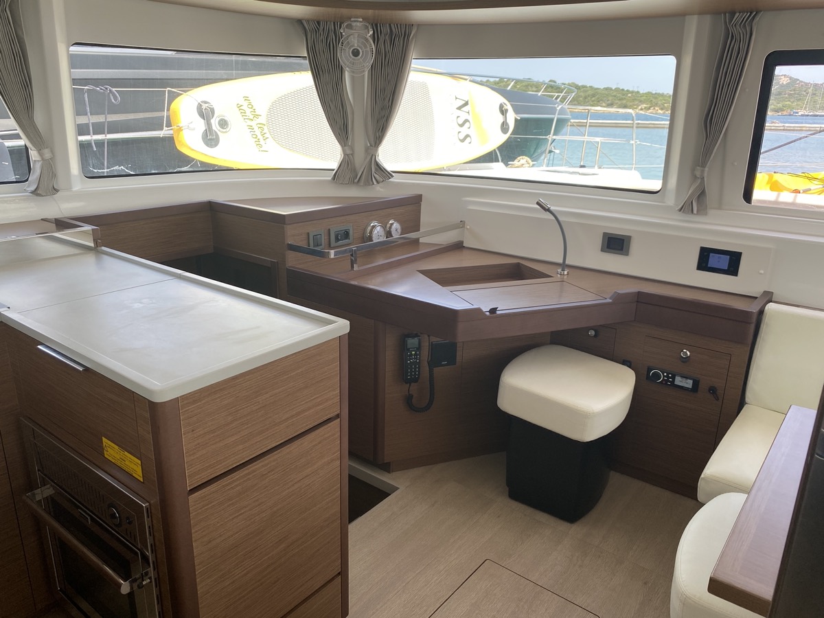 Lagoon 46 — photo 11
