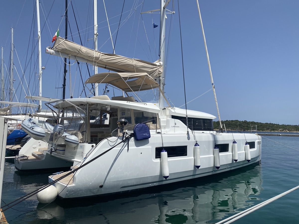 Lagoon 46 — photo 22