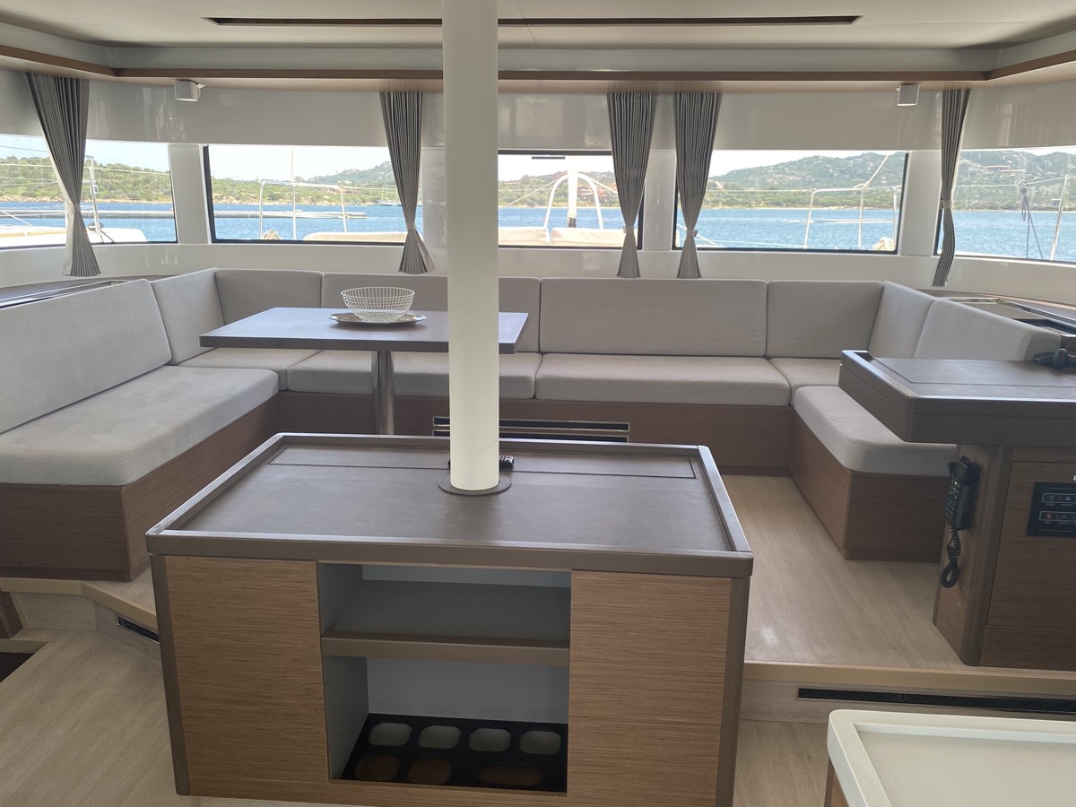 Lagoon 50 — photo 9
