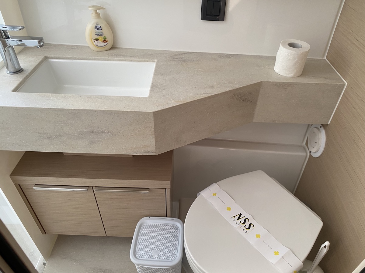 Lagoon 46 — photo 25