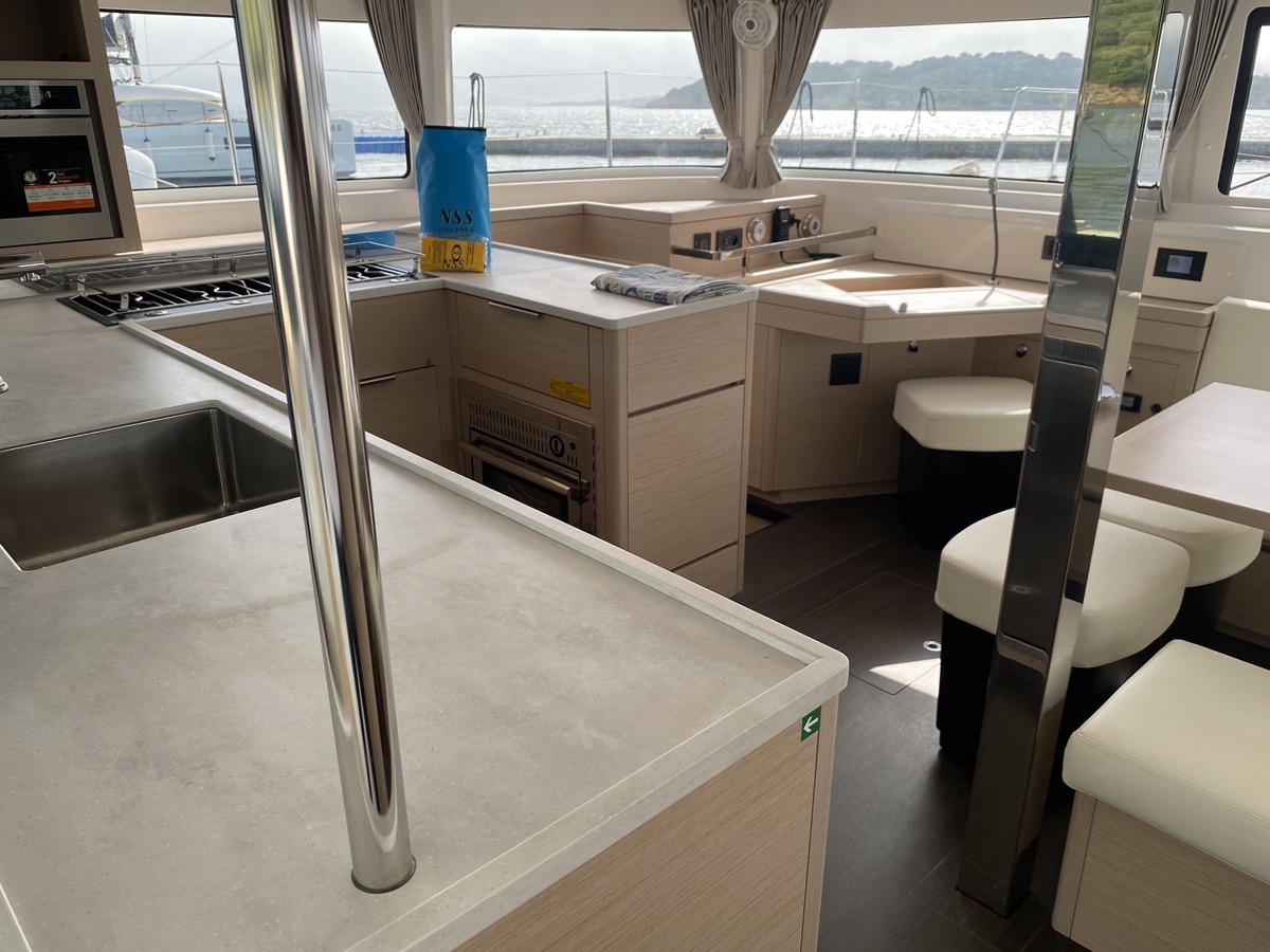 Lagoon 46 — photo 30