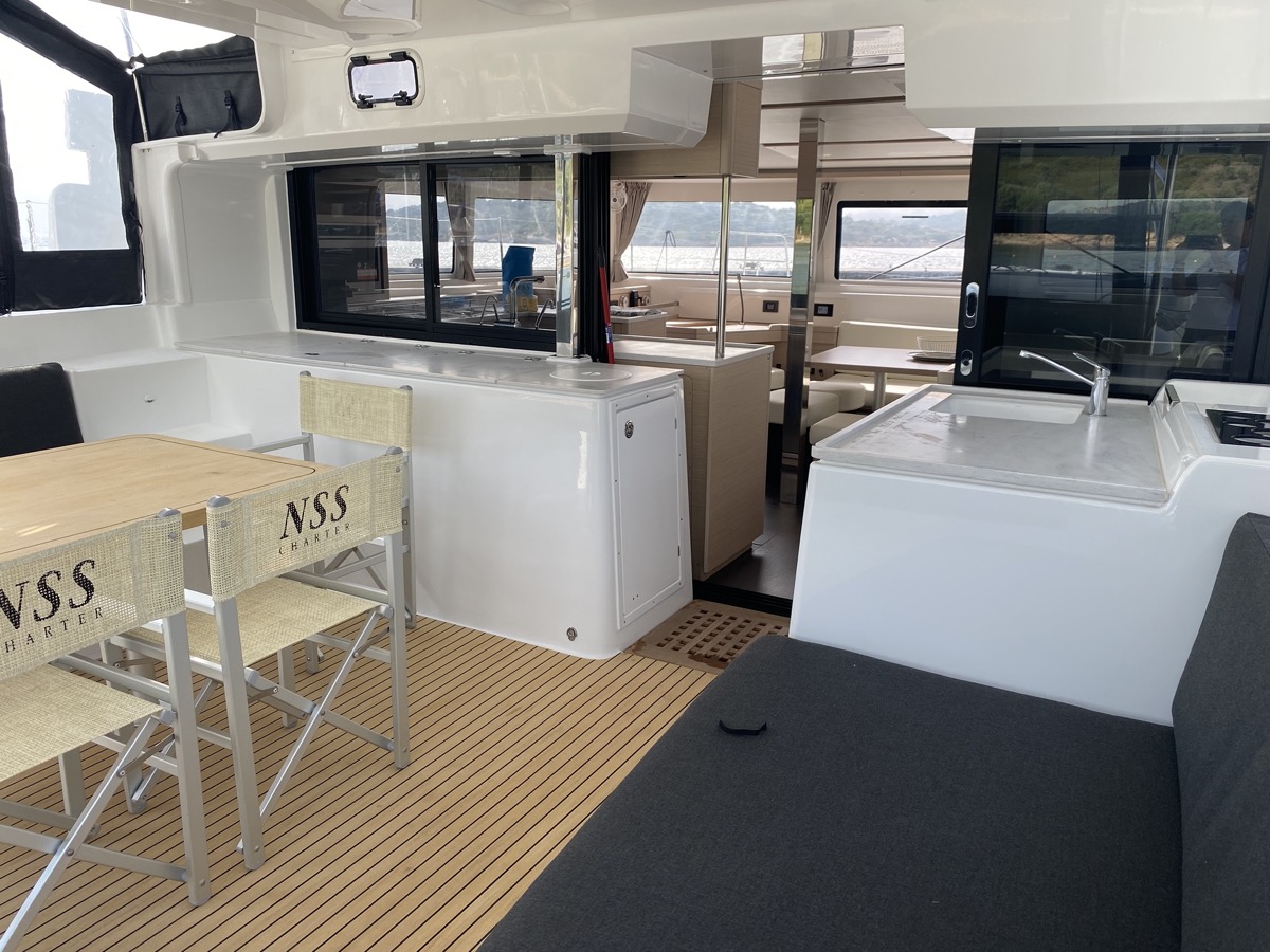 Lagoon 46 — photo 2