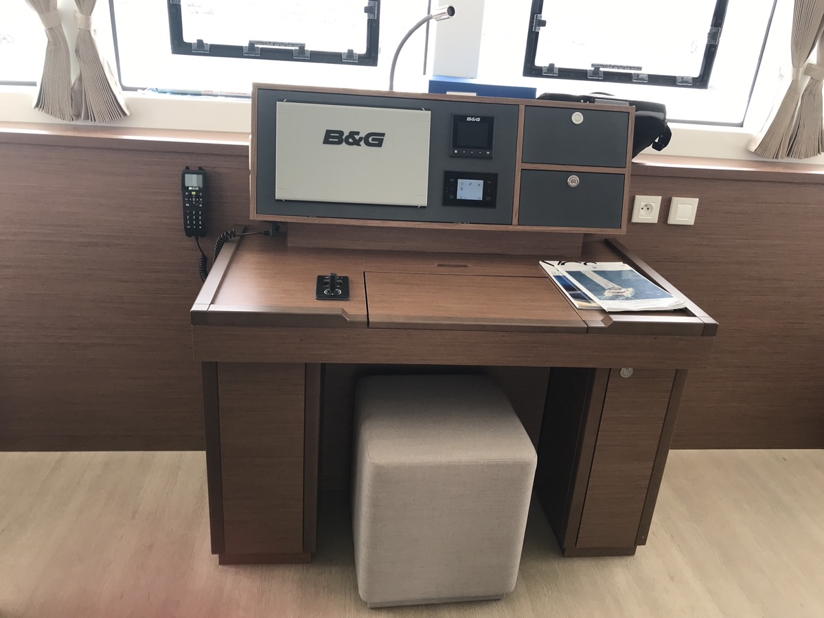 Lagoon 52F - 6 cab — photo 4