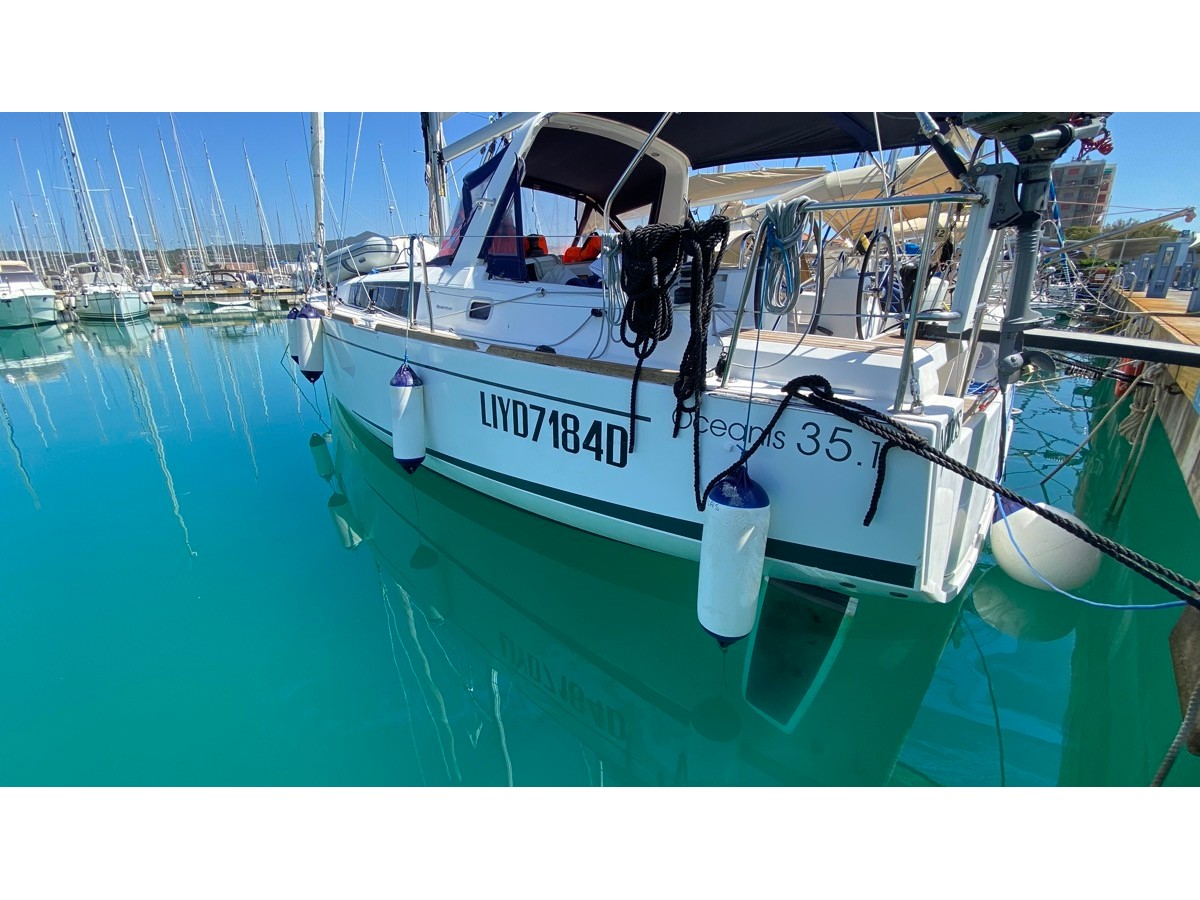 Oceanis 35.1 — photo 1