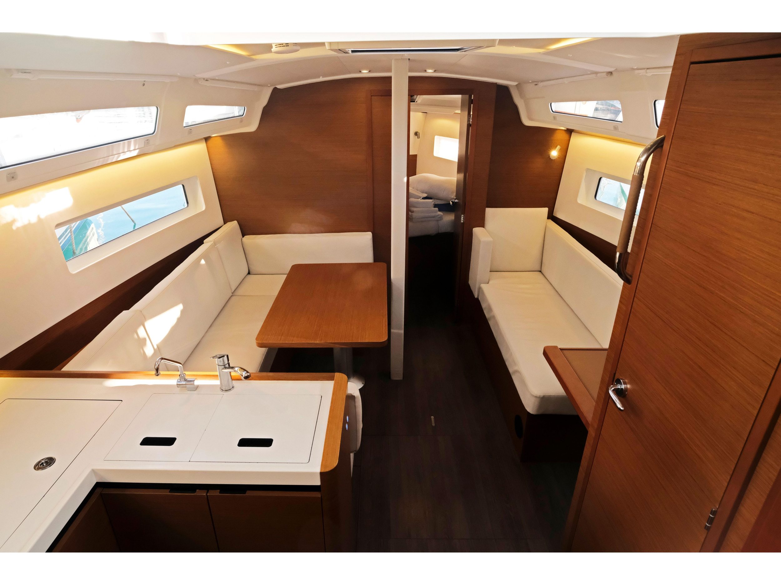 Sun Odyssey 380 — photo 8