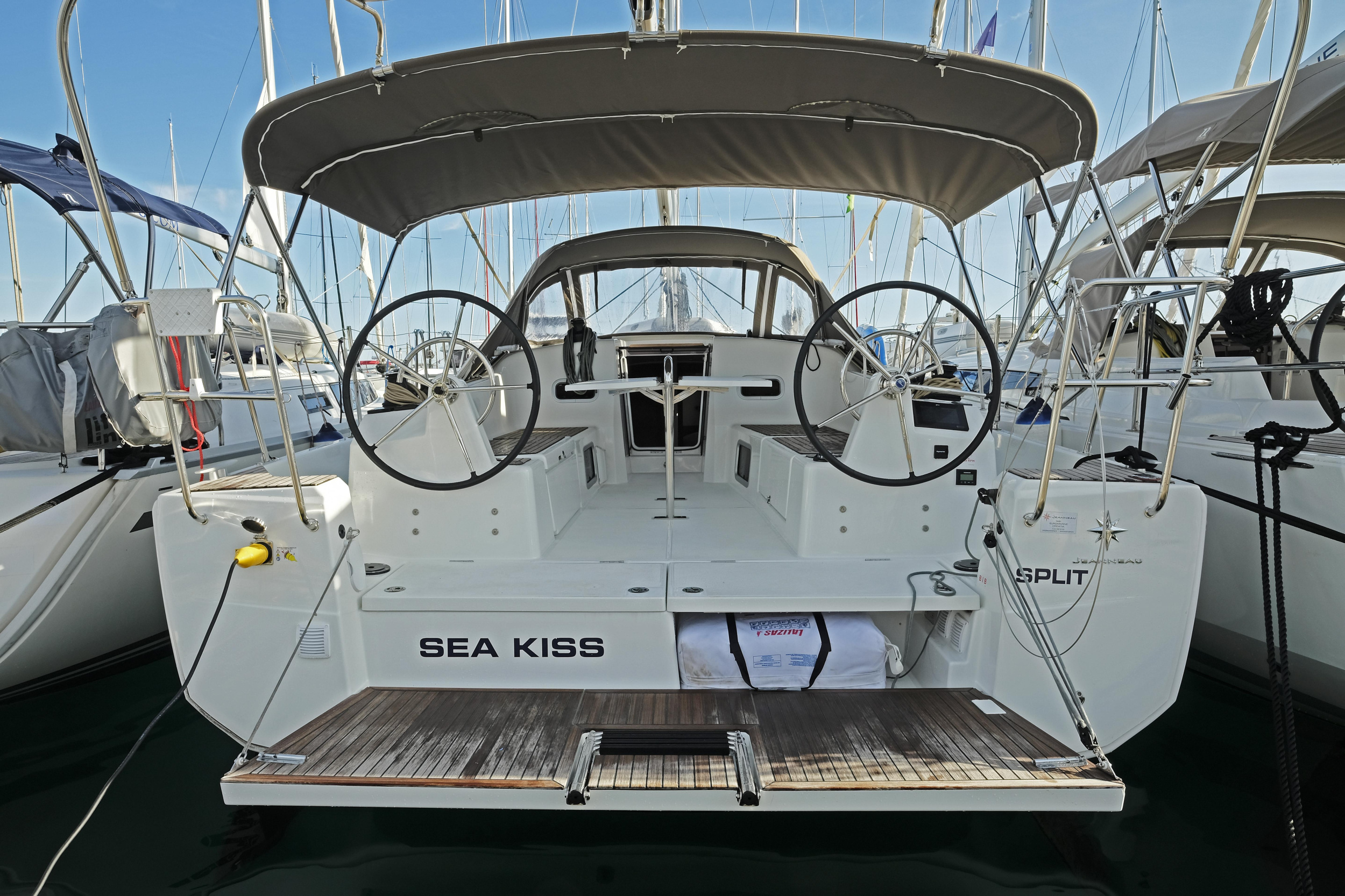 Sun Odyssey 380 — photo 3