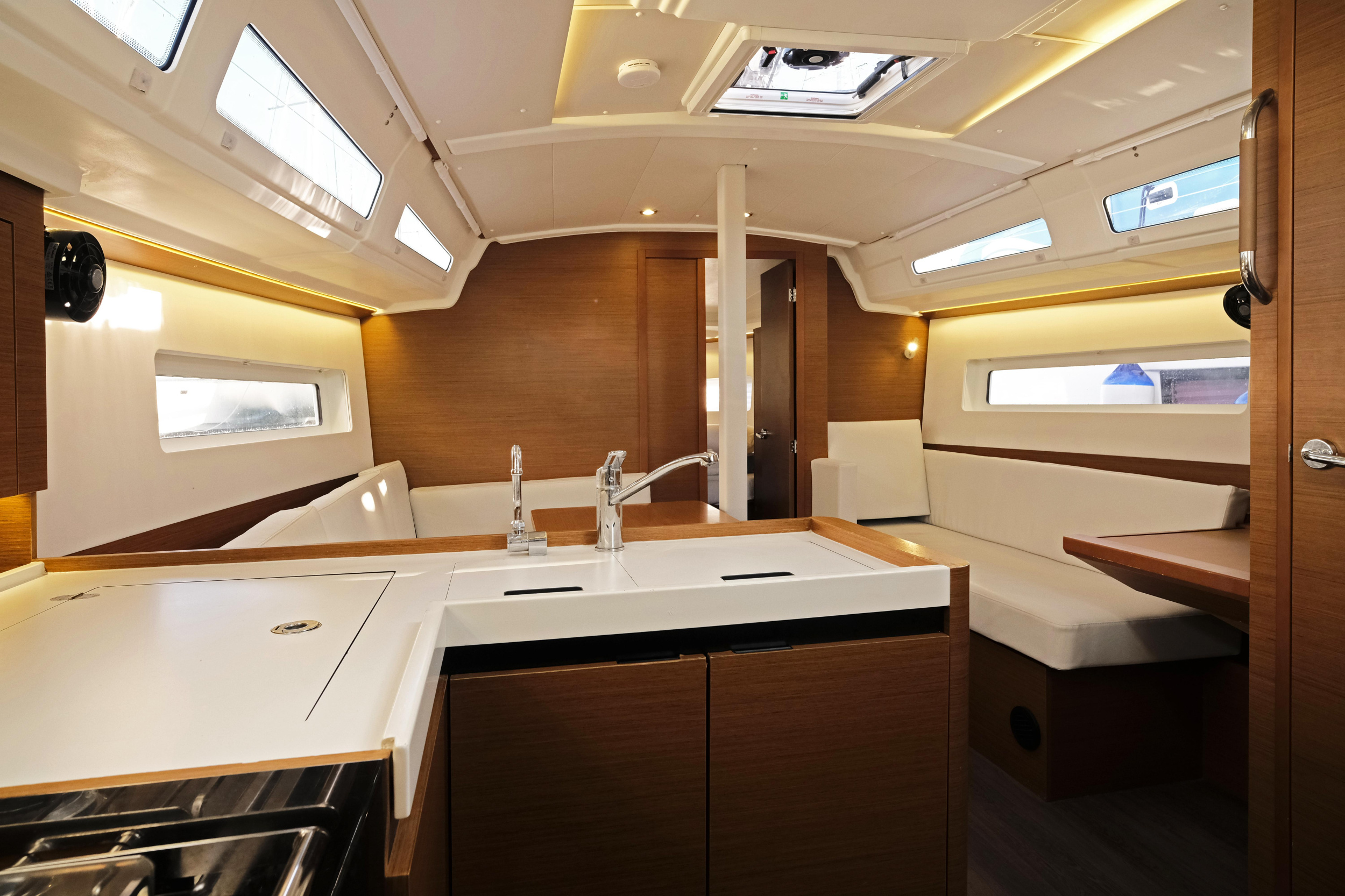 Sun Odyssey 380 — photo 11