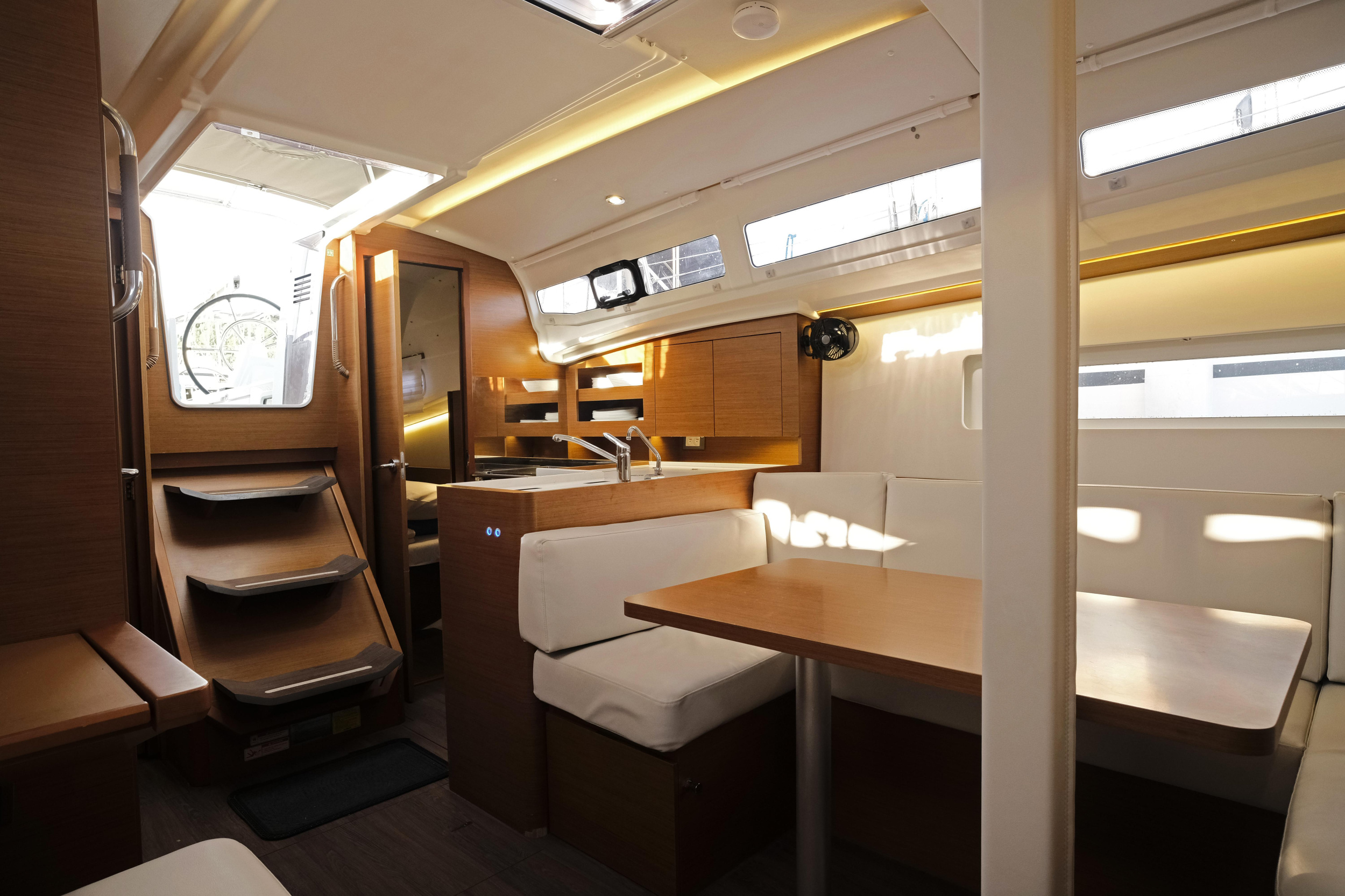 Sun Odyssey 380 — photo 27