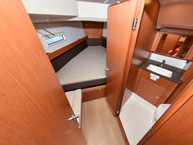 Bavaria Cruiser 41 — photo 12