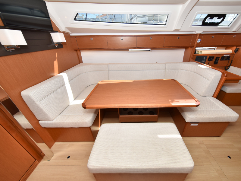 Bavaria Cruiser 41 — photo 38
