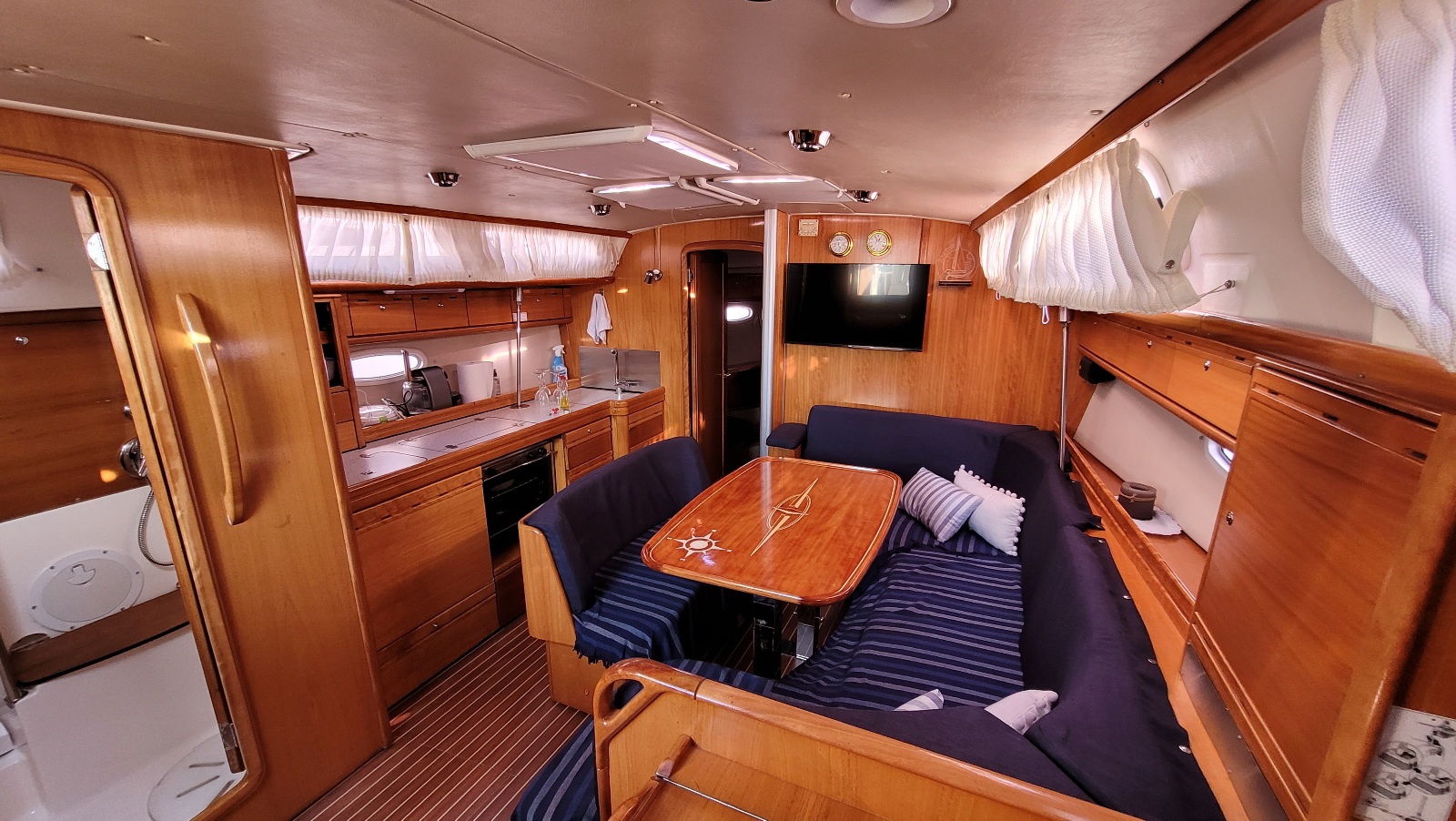 Bavaria 40 — photo 6