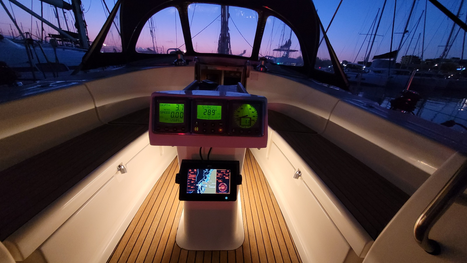 Bavaria 40 — photo 29