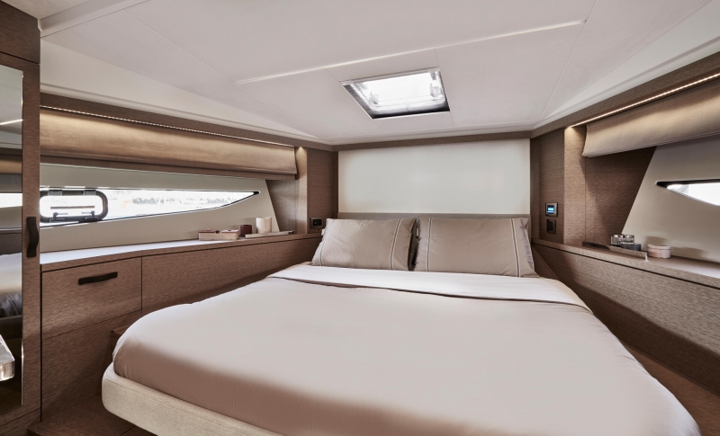 Prestige 420 Fly — photo 10