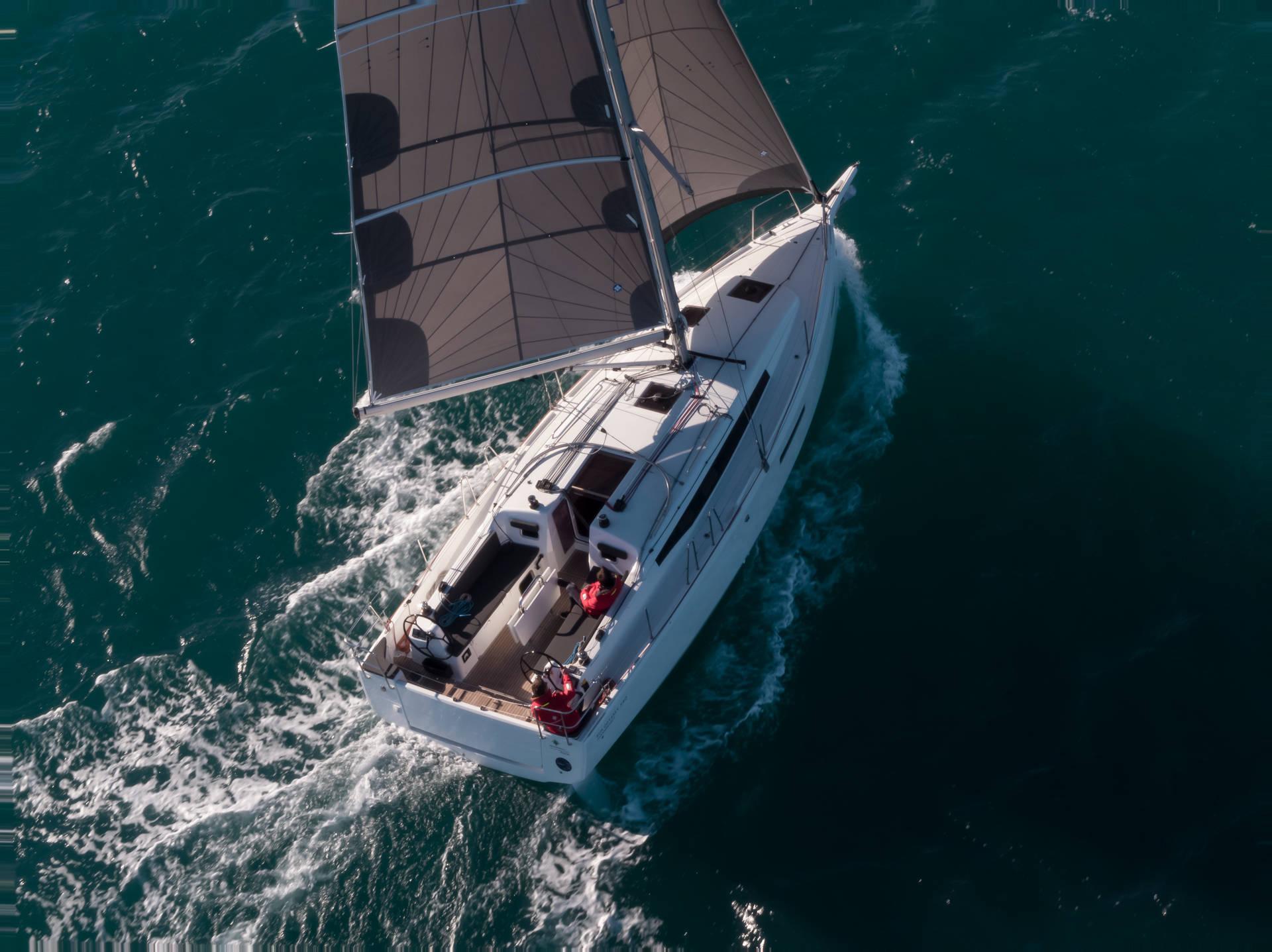 Sun Odyssey 380 — photo 1